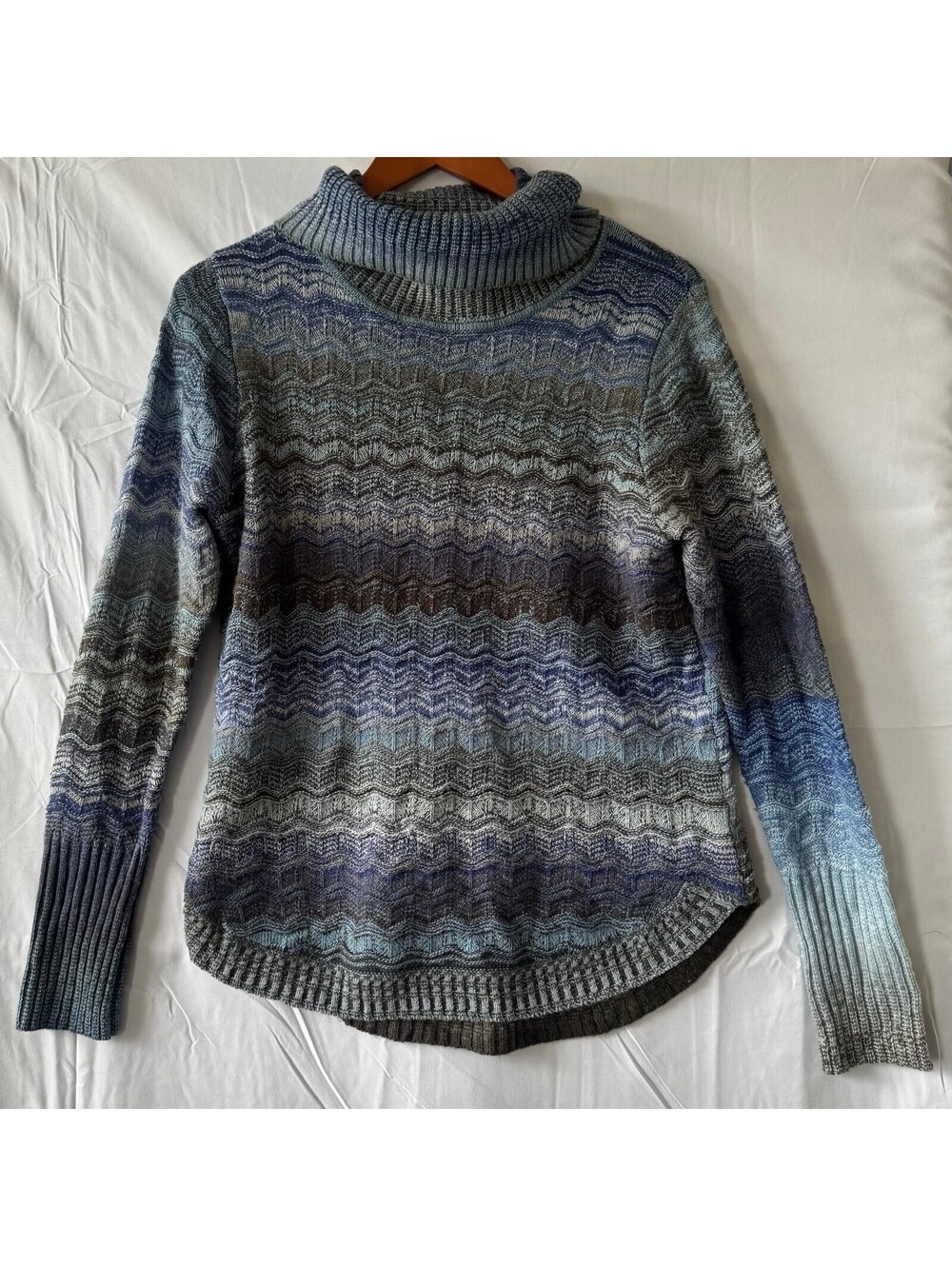 FDJ Sweater S Blue Gray Chevron Stripe Funnel Neck Cowl Long Sleeve